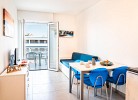 Wohnzimmer-mit-Balkon