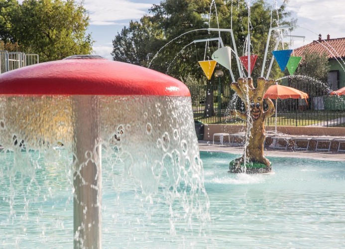 Ferienpark Garda Village Dreizimmer-Bungalow Trilo Comfort 