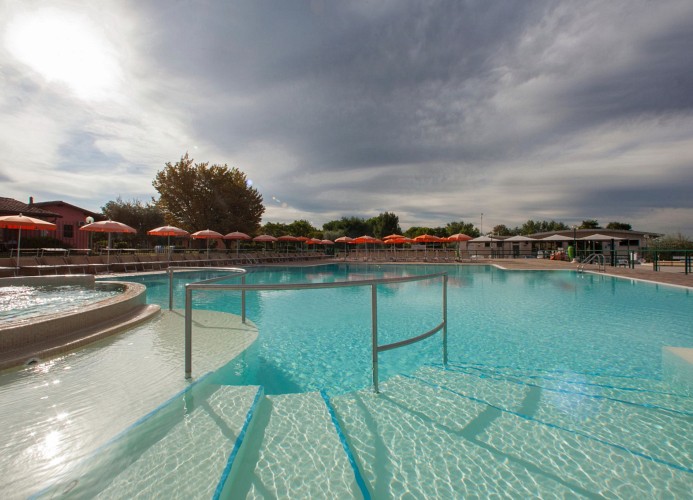 Ferienpark Garda Village Maxicaravan Deluxe 