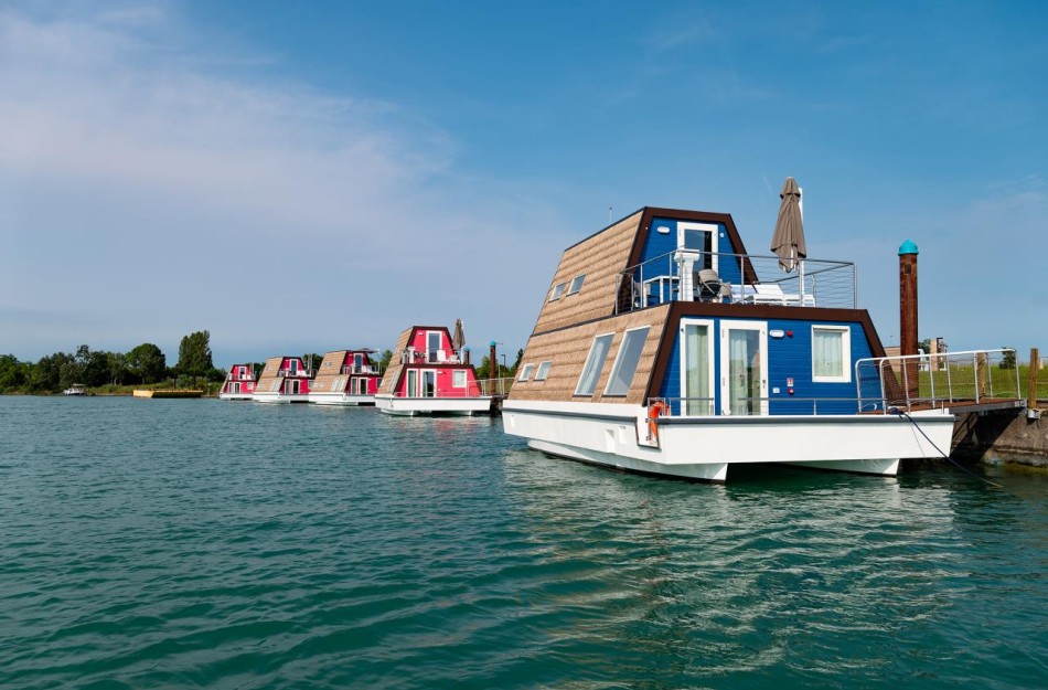 Marina Azzurra Resort Houseboat River 