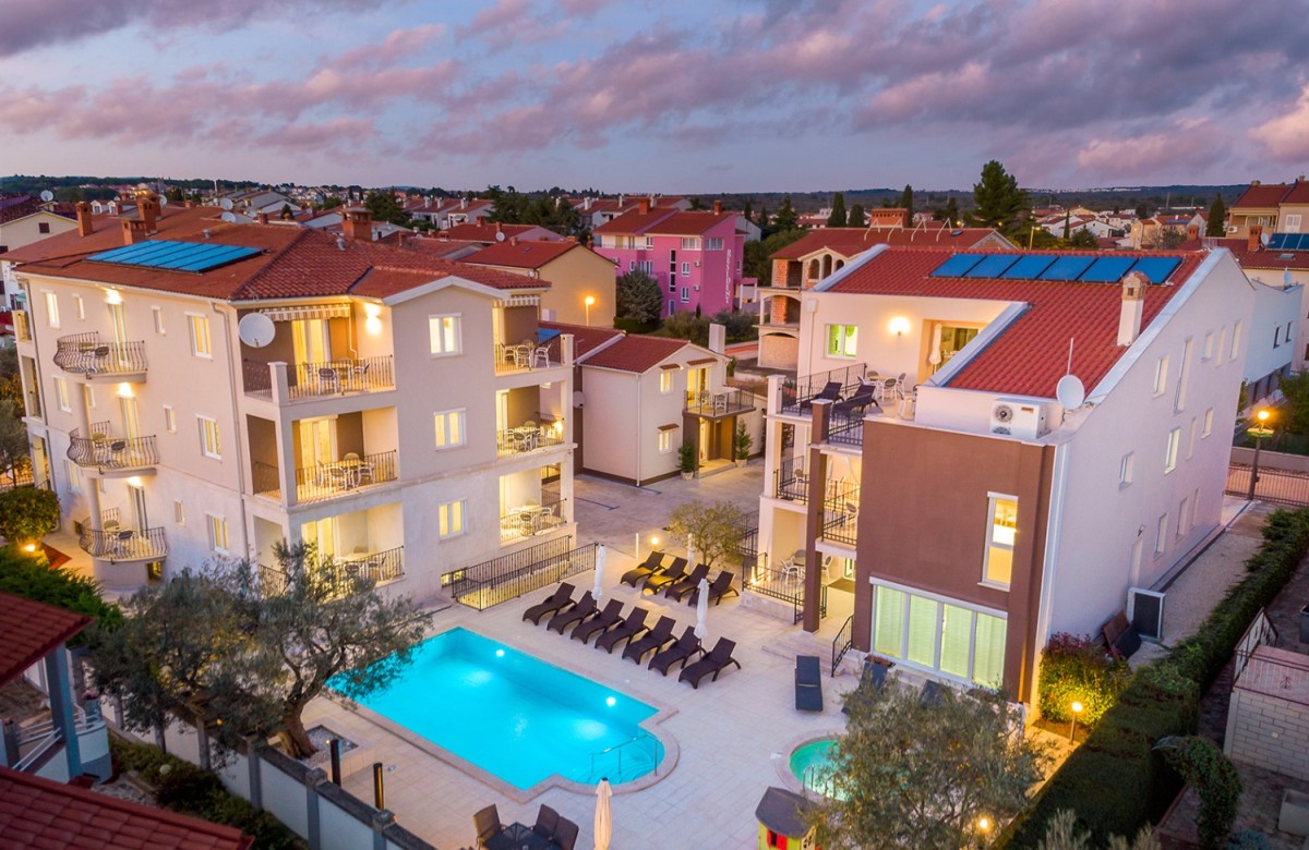 Villa Nina Apartments Zweizimmer-Wohnung mit Gemeinschaftsterrasse und Meerblick 2+2