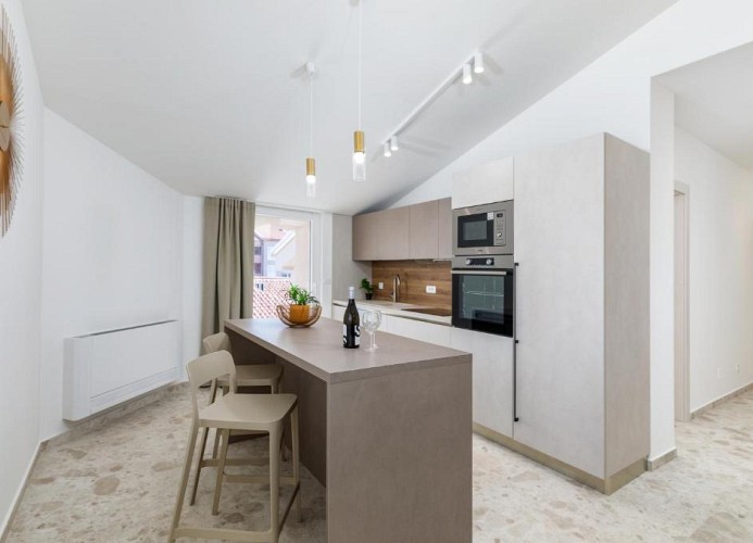 Villa Nina Apartments Superior Dreizimmer-Wohnung mit Meerblick 4*