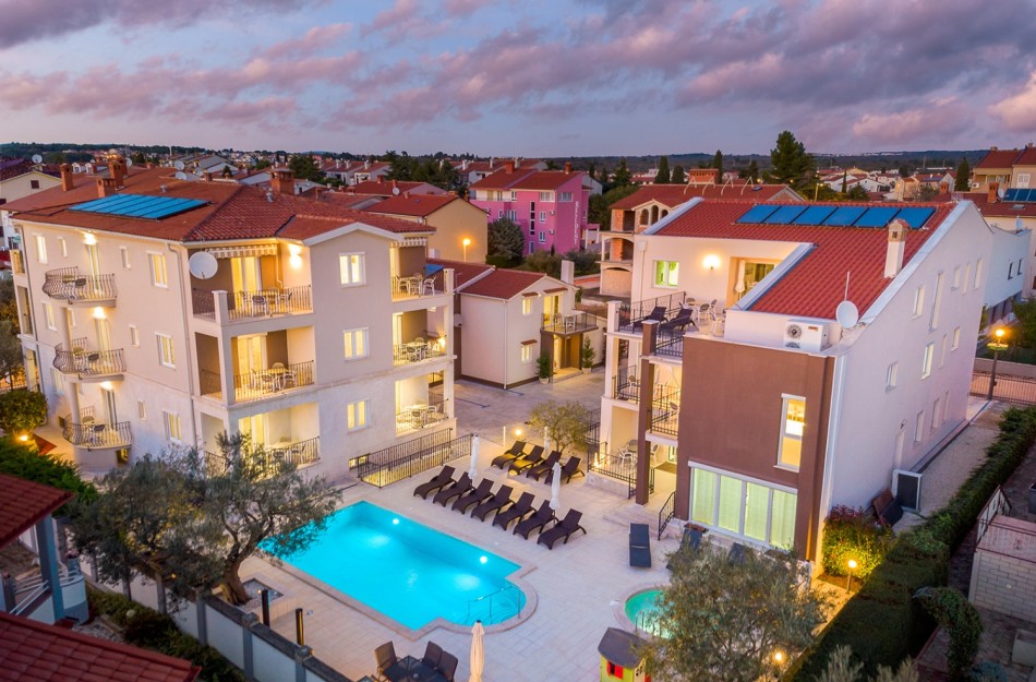 Villa Nina Apartments Superior Zweizimmer-Wohnung mit Terrasse 4*