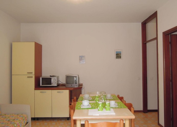 Villa Mery Dreizimmer-Wohnung Tipo C1S 1. Stock