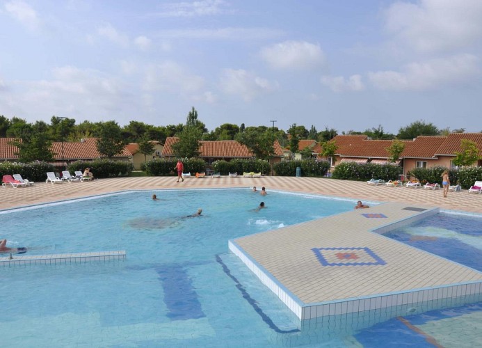Ferienanlage Bi Village Holiday Home Pool