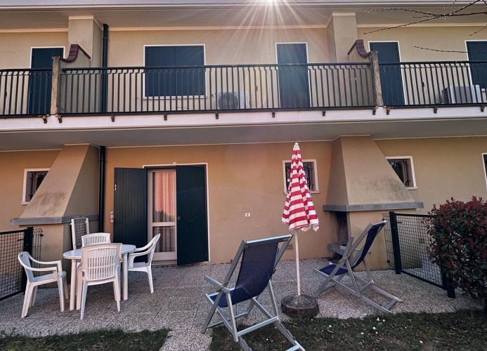 Residenz Michelangelo-Dreizimmerwohnung C6* seitlicher Poolblick 