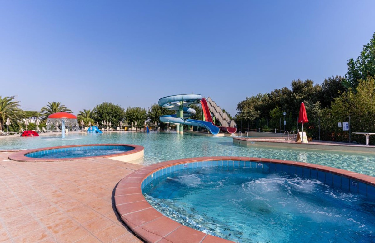 La Risacca Family Camping Village Lodge Superior