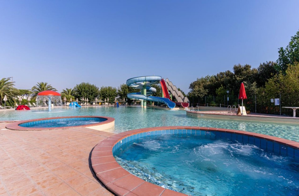 La Risacca Family Camping Village Lodge Superior