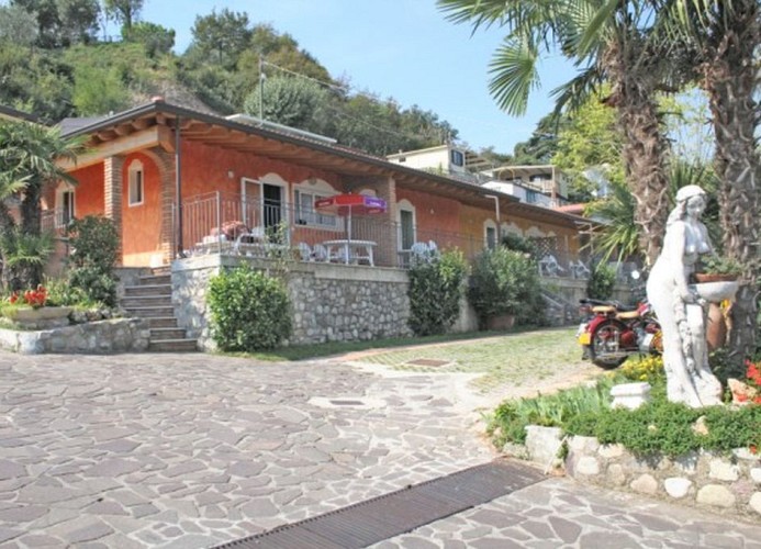 Ferienpark Internazionale Eden Chalet Marty 