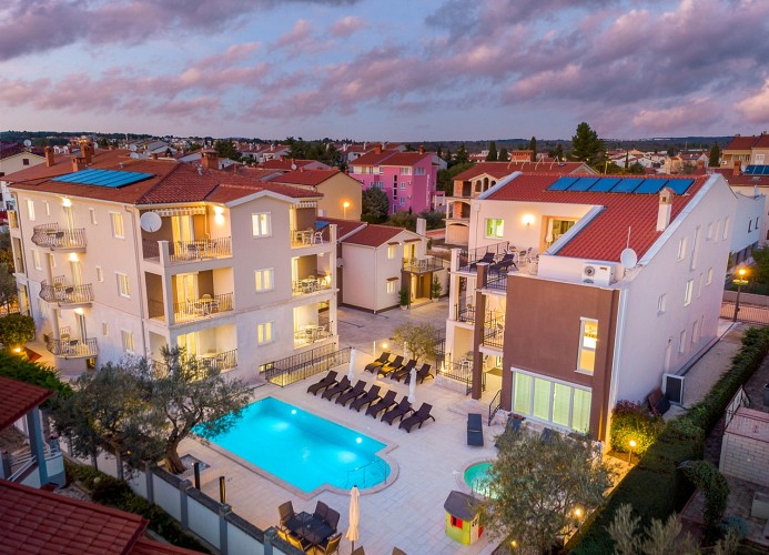 Villa Nina Apartments Zweizimmer-Wohnung mit zwei Balkonen 2+2