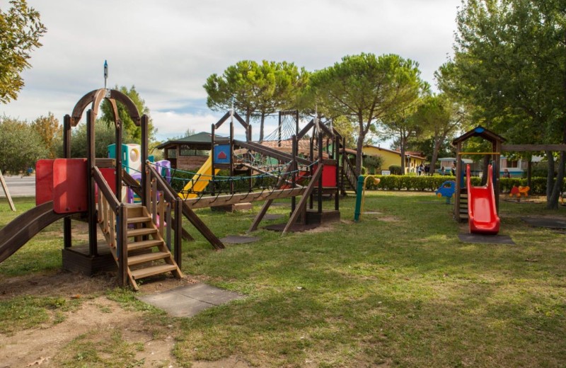 Ferienpark Garda Village Dreizimmer-Bungalow Trilo Comfort 