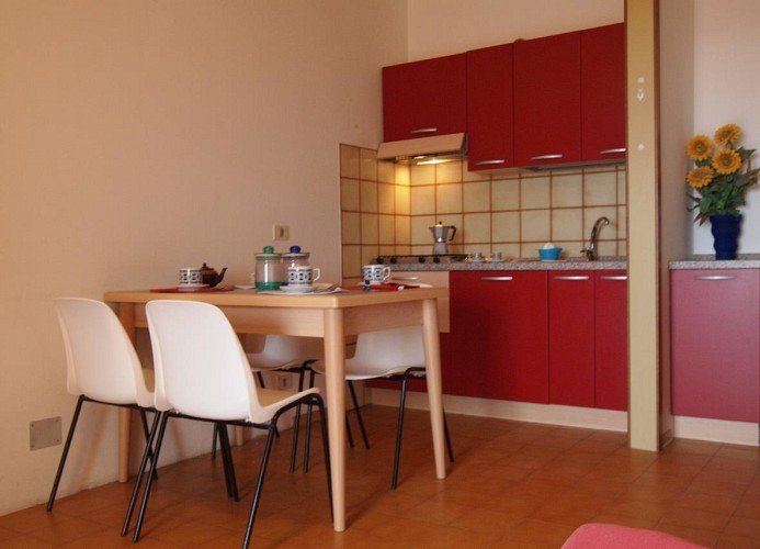 Residenz La Quercia-Dreizimmerwohnung C6*+ mit seitlichem Meerblick