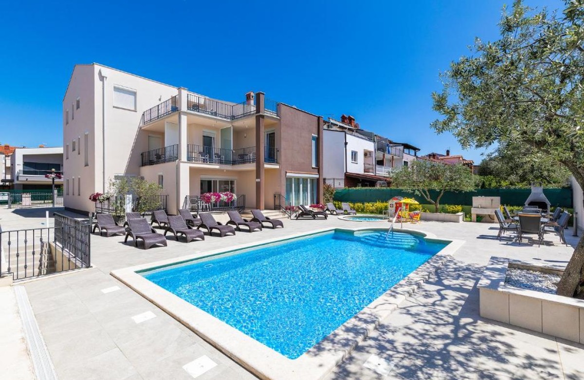 Villa Nina Apartments Superior Dreizimmer-Wohnung mit Meerblick 4*