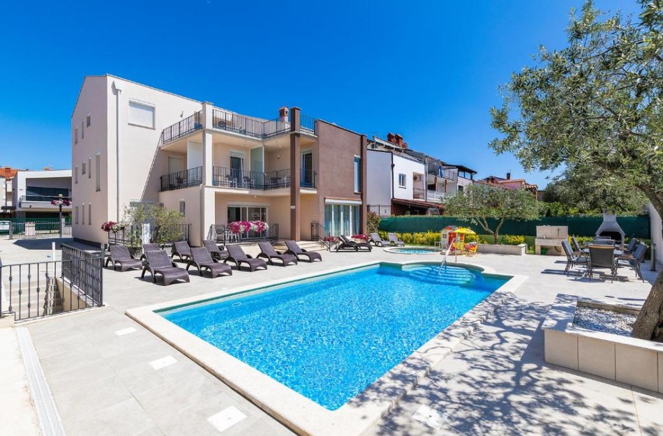 Villa Nina Apartments Superior Dreizimmer-Wohnung mit Meerblick 4*