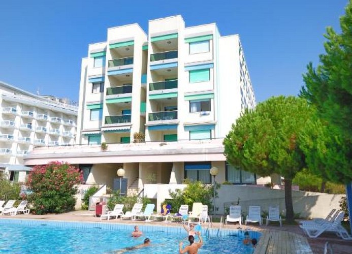 Residenz Luxor-Dreizimmerwohnung C6*+ mit seitlichem Meerblick