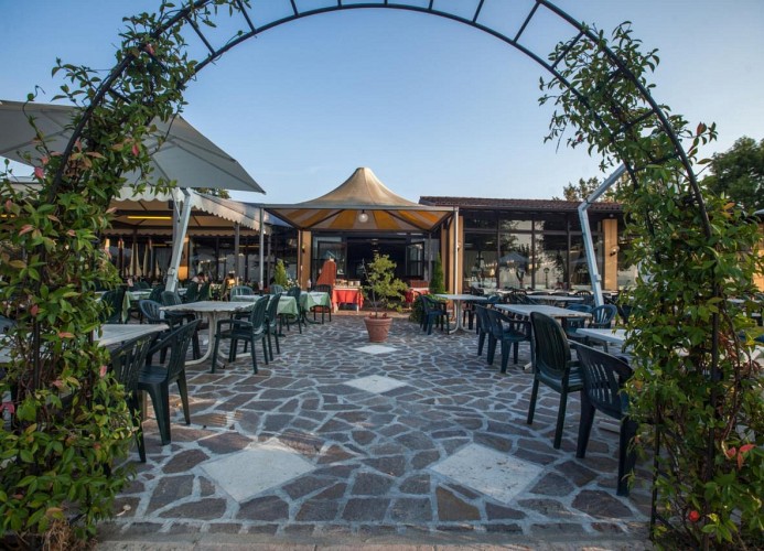 Ferienpark Garda Village Dreizimmer-Bungalow Trilo Comfort 