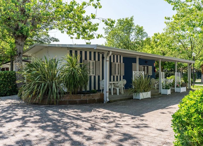 Camping La Conchiglia Bungalow Azalea