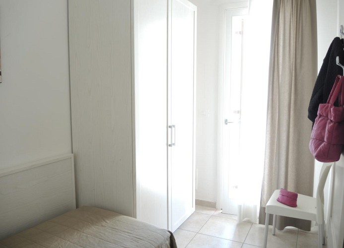 Residenz Evanike Dreizimmer-Wohnung Tipo C1S poolseitig (45/47)